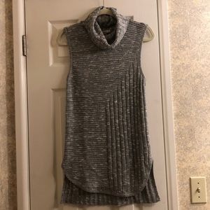 Sleeveless Turtleneck Tunic Sweater- Gray (M)